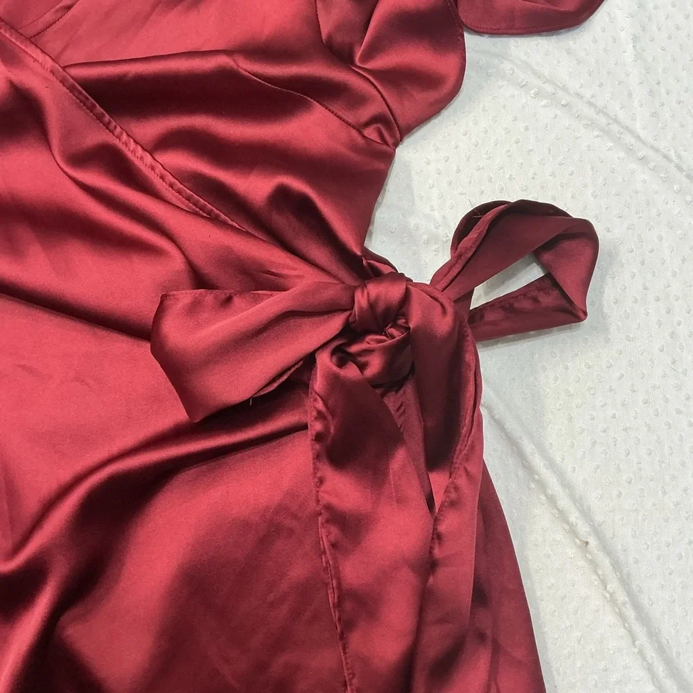 Vici Frame of Mind Burgundy Satin Wrap Dress Size LARGE